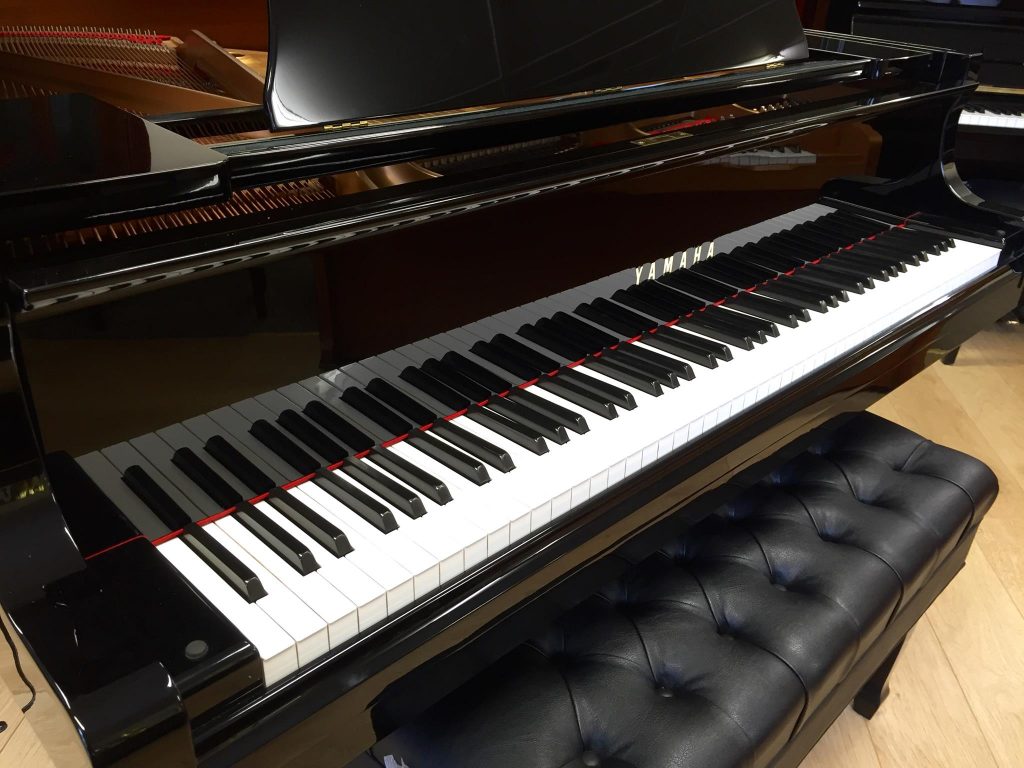 RichardPianos_BlackPiano
